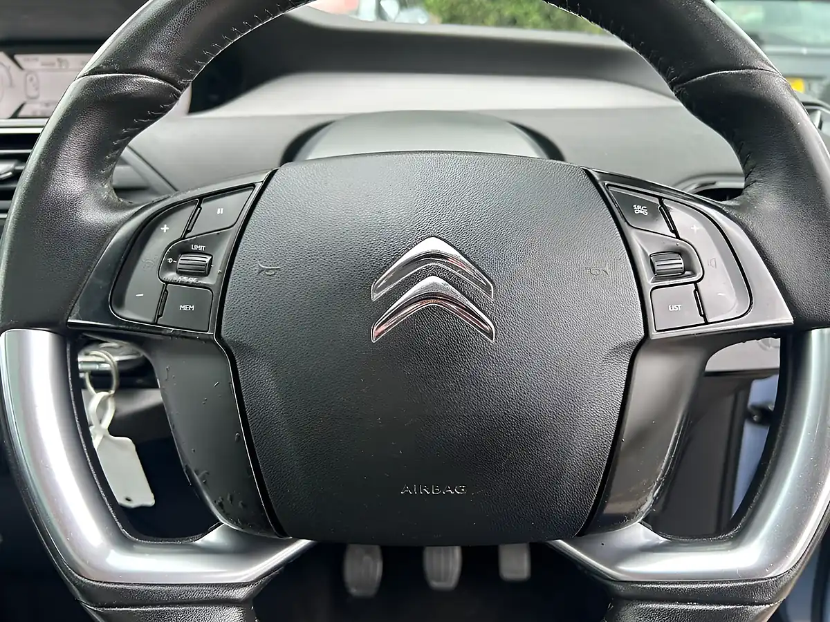 Used 2016 Citroen Grand C4 Picasso Selection Blue - Interior and Exterior details 12