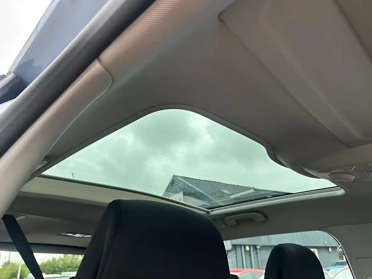 Used 2016 Citroen Grand C4 Picasso Selection Blue - Interior and Exterior details 13