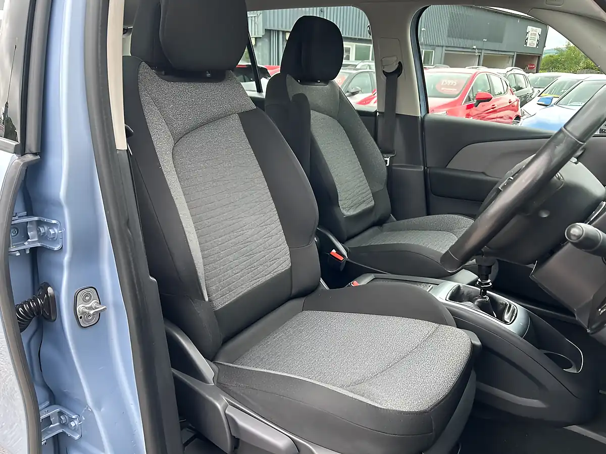 Used 2016 Citroen Grand C4 Picasso Selection Blue - Interior and Exterior details 4