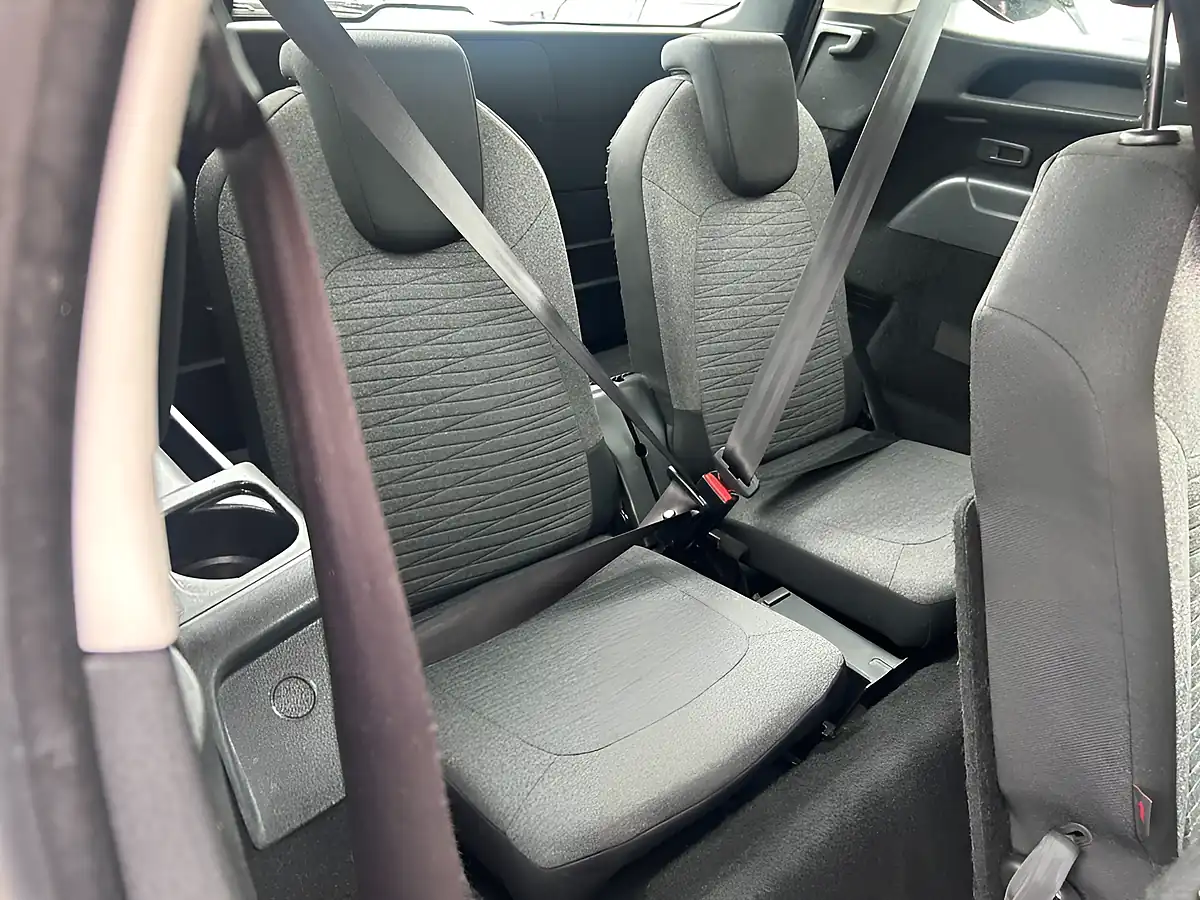 Used 2016 Citroen Grand C4 Picasso Selection Blue - Interior and Exterior details 7