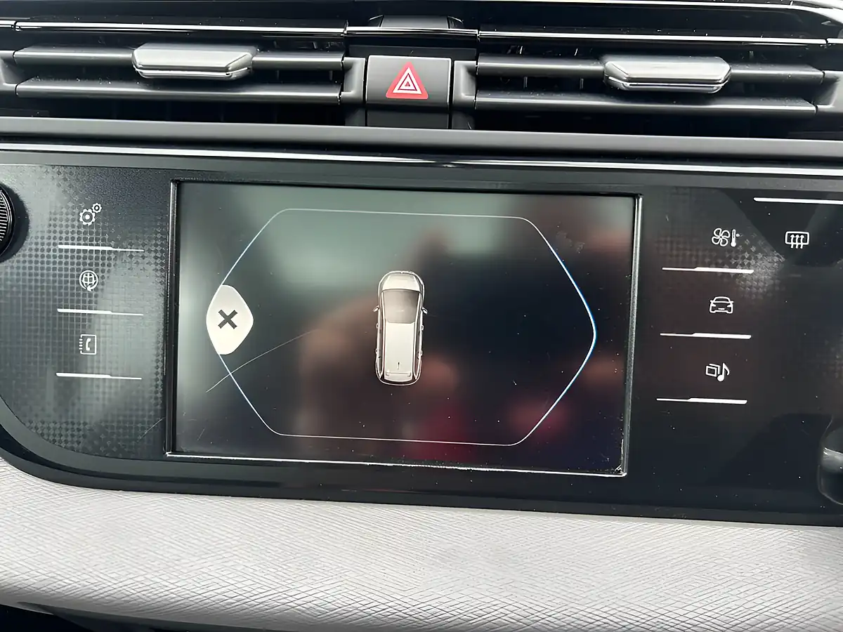 Used 2016 Citroen Grand C4 Picasso Selection Blue - Interior and Exterior details 8