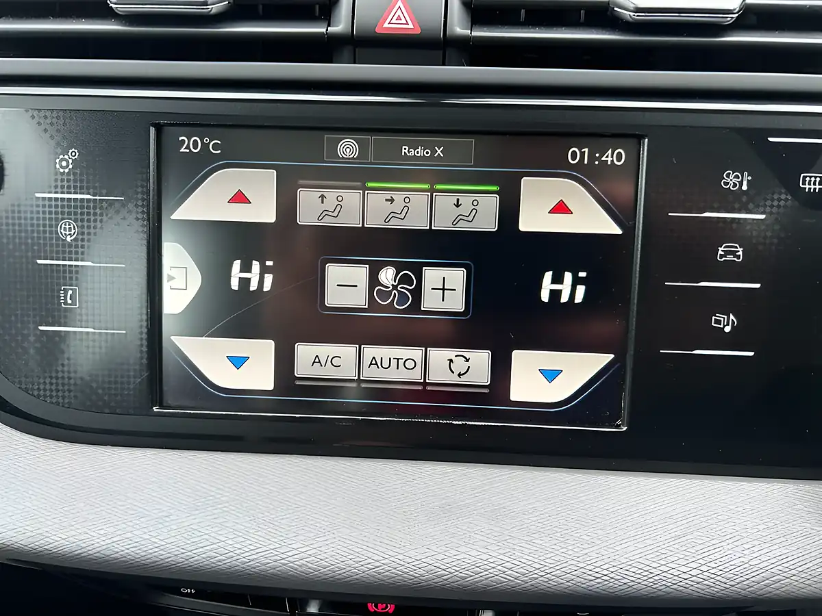 Used 2016 Citroen Grand C4 Picasso Selection Blue - Interior and Exterior details 9