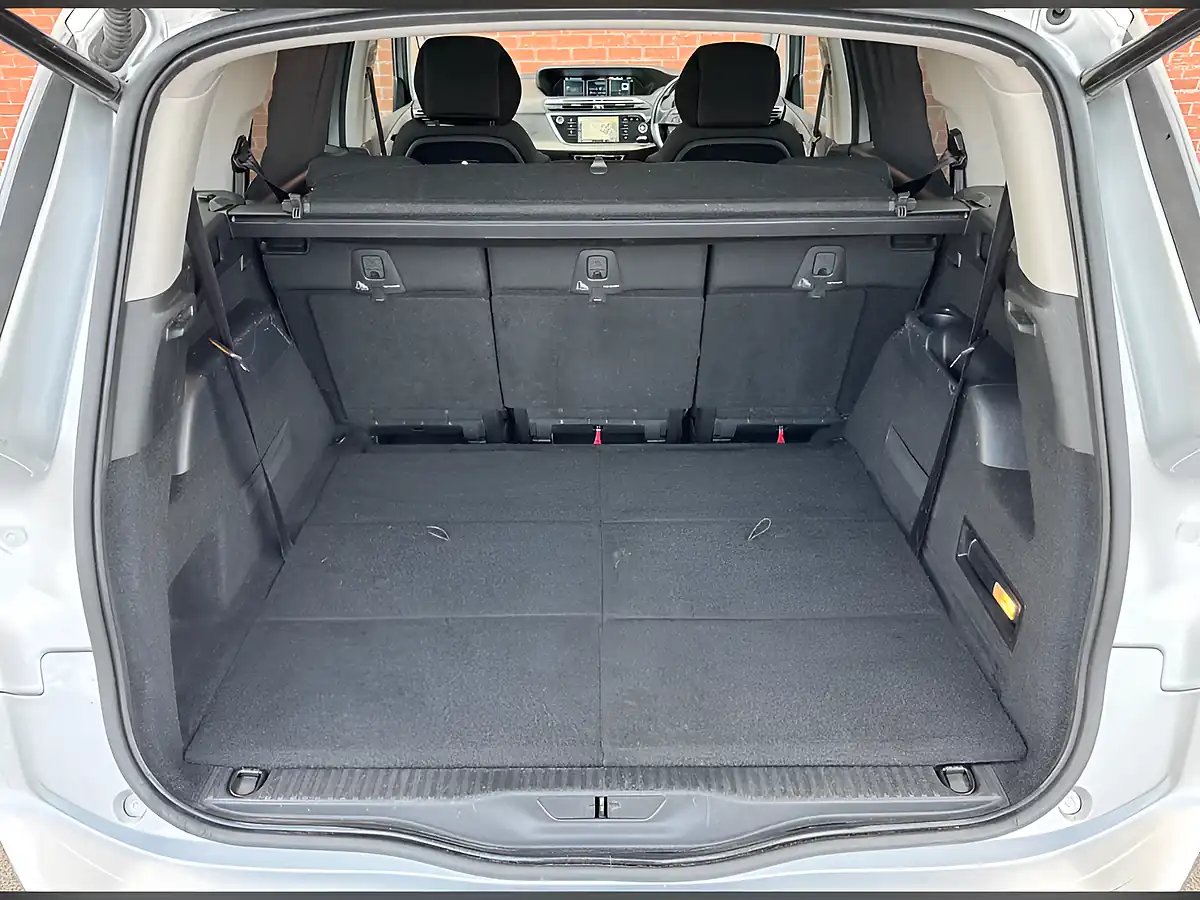 Used 2016 Citroen Grand C4 Picasso Silver - Interior and Exterior details 10