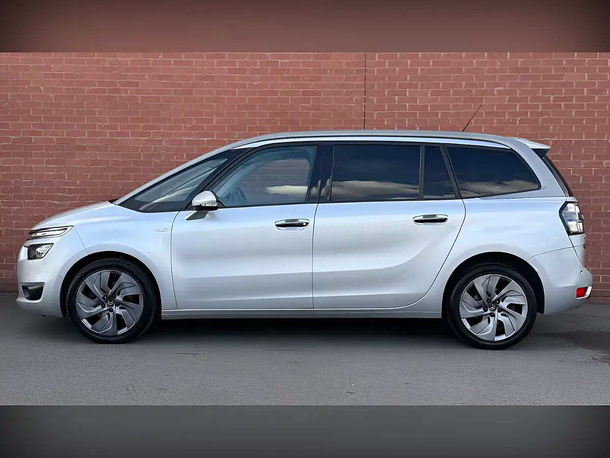 Used 2016 Citroen Grand C4 Picasso Silver - Interior and Exterior details 7