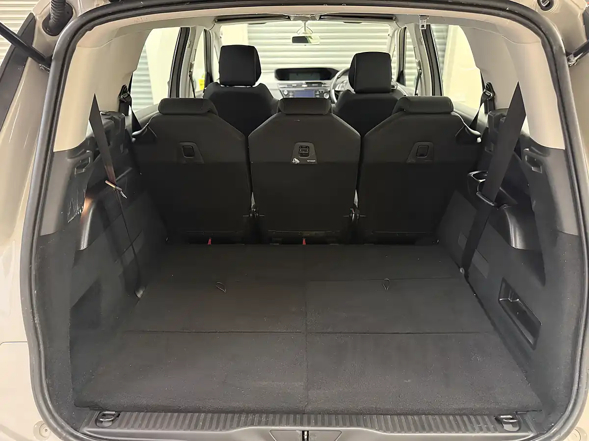 Used 2016 Citroen Grand C4 Picasso Touch Edition Beige - Interior and Exterior details 11