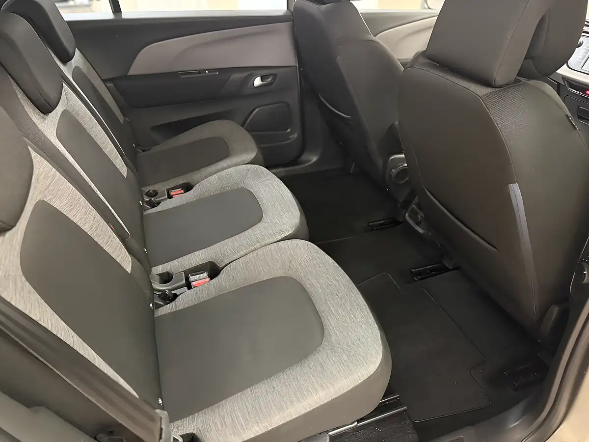Used 2016 Citroen Grand C4 Picasso Touch Edition Beige - Interior and Exterior details 12