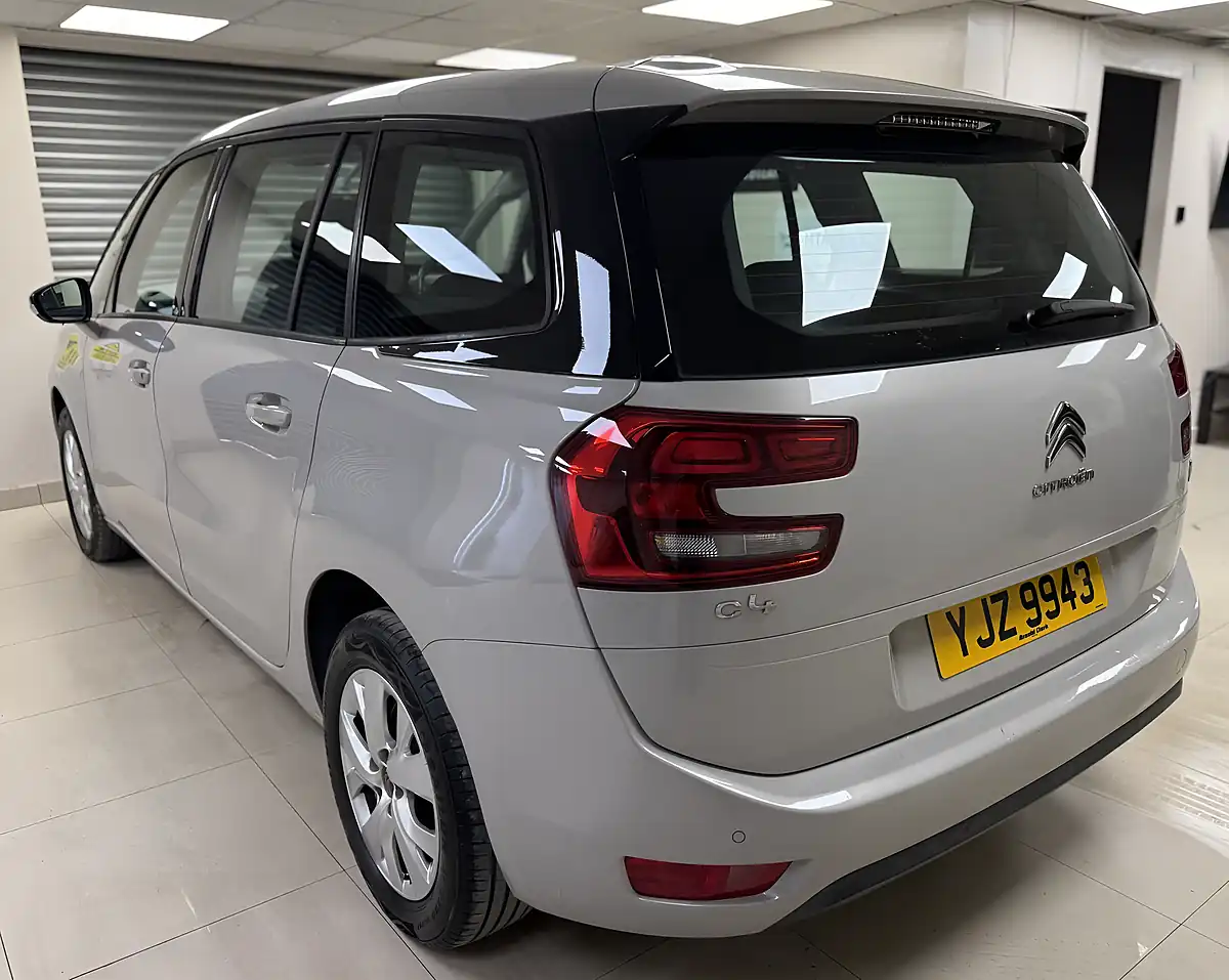 Used 2016 Citroen Grand C4 Picasso Touch Edition Beige - Interior and Exterior details 4