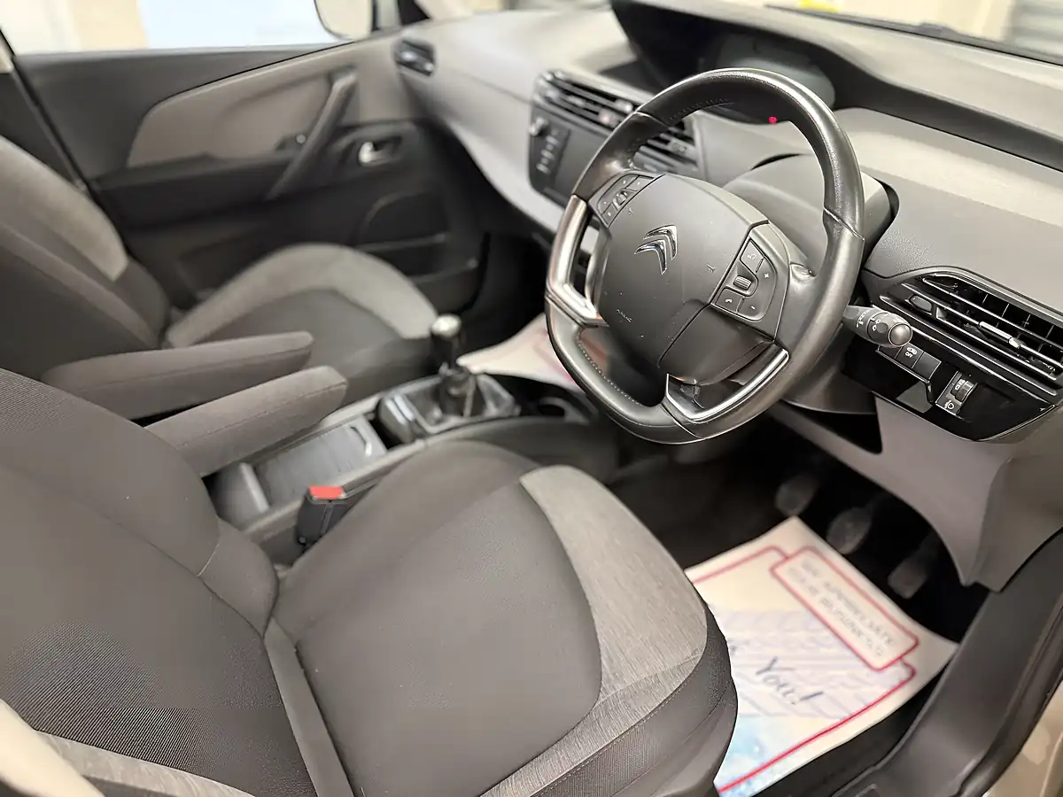 Used 2016 Citroen Grand C4 Picasso Touch Edition Beige - Interior and Exterior details 5