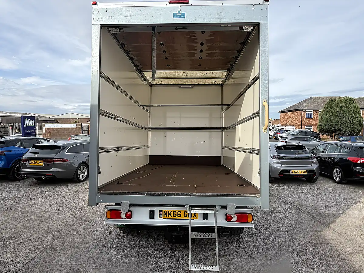 Used 2016 Citroen Relay 35 Heavy L3 Box Body White - Interior and Exterior details 4
