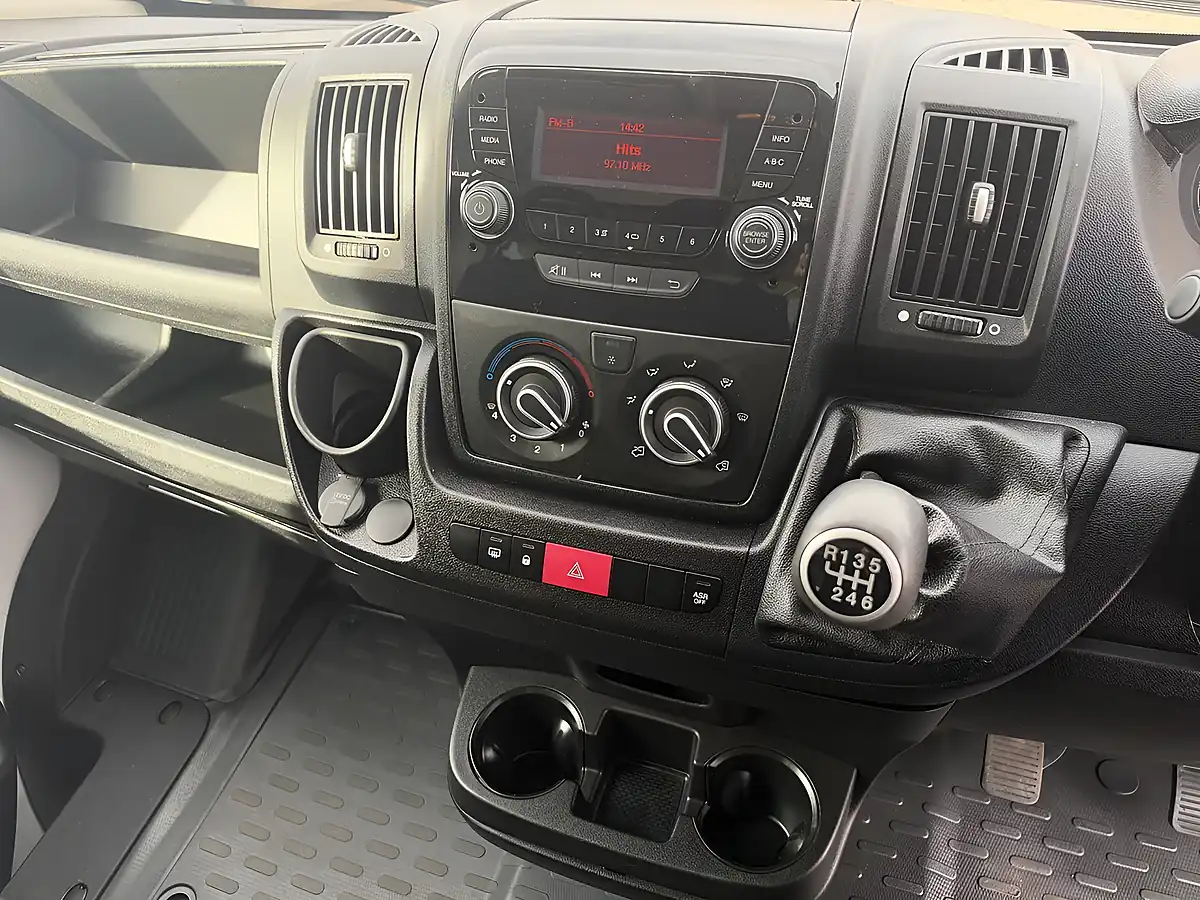 Used 2016 Citroen Relay 35 Heavy L3 Box Body White - Interior and Exterior details 6