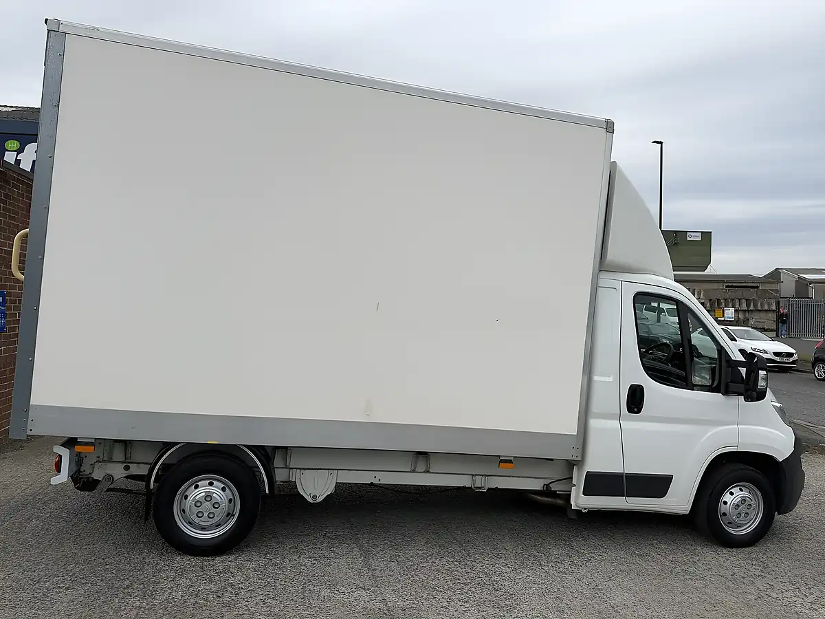 Used 2016 Citroen Relay 35 Heavy L3 Box Body White - Interior and Exterior details 7