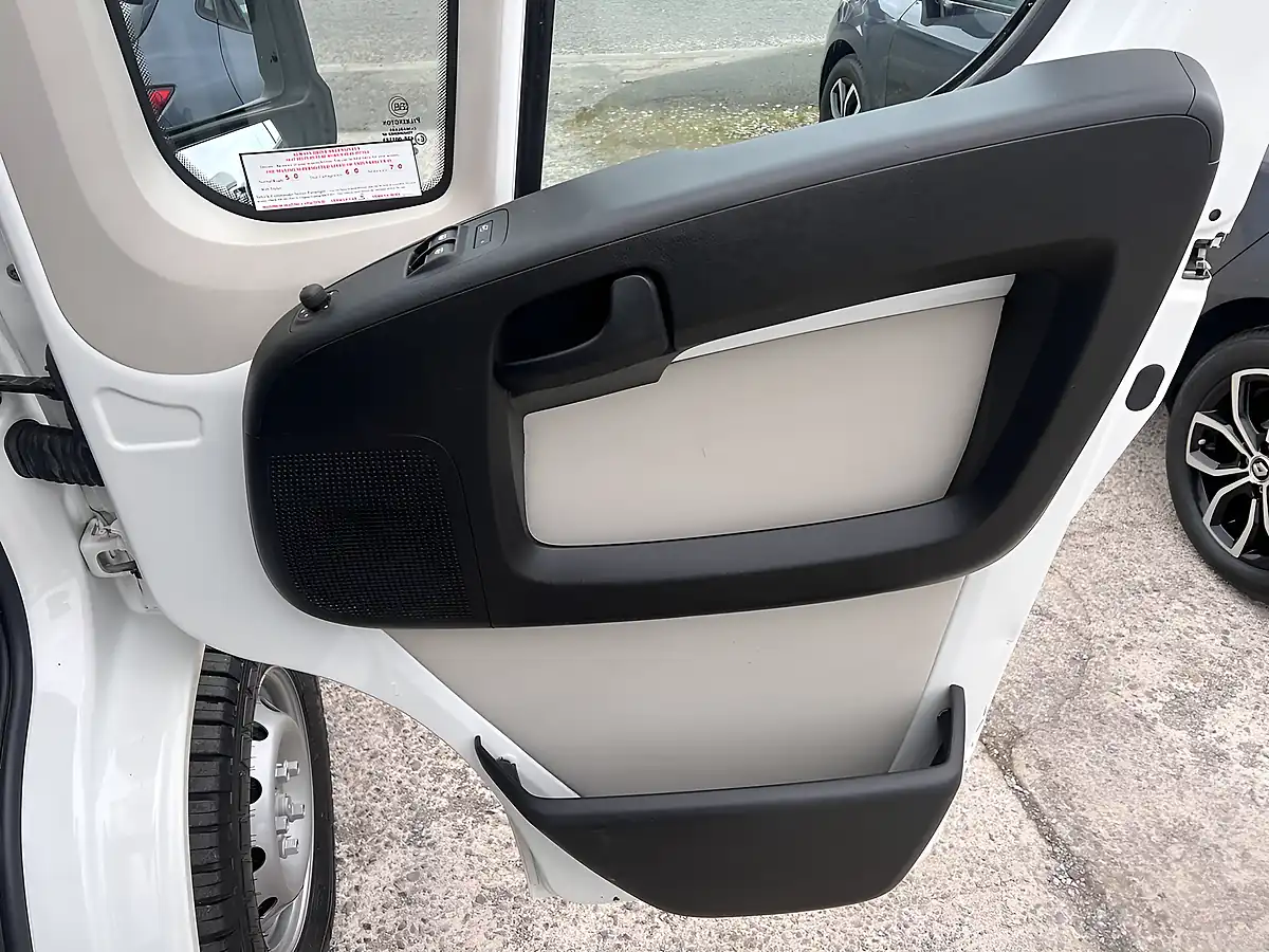 Used 2016 Citroen Relay 35 L3 White - Interior and Exterior details 13