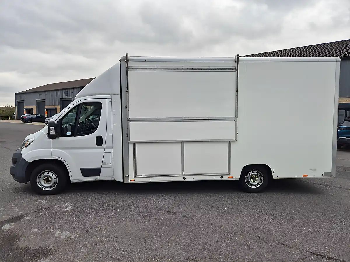 Used 2016 Citroen Relay 4.5m Mobile Exhibition Unit White - Interior and Exterior details 13