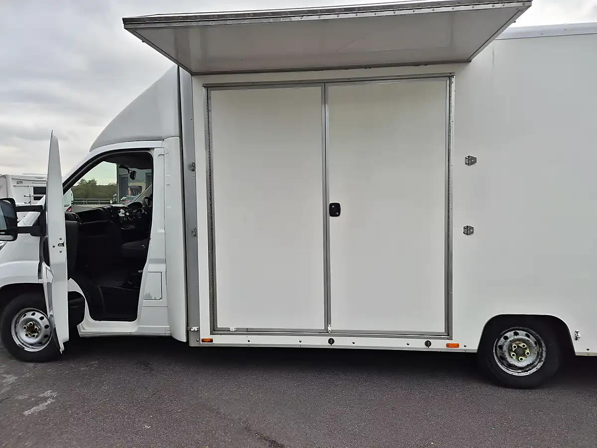 Used 2016 Citroen Relay 4.5m Mobile Exhibition Unit White - Interior and Exterior details 14