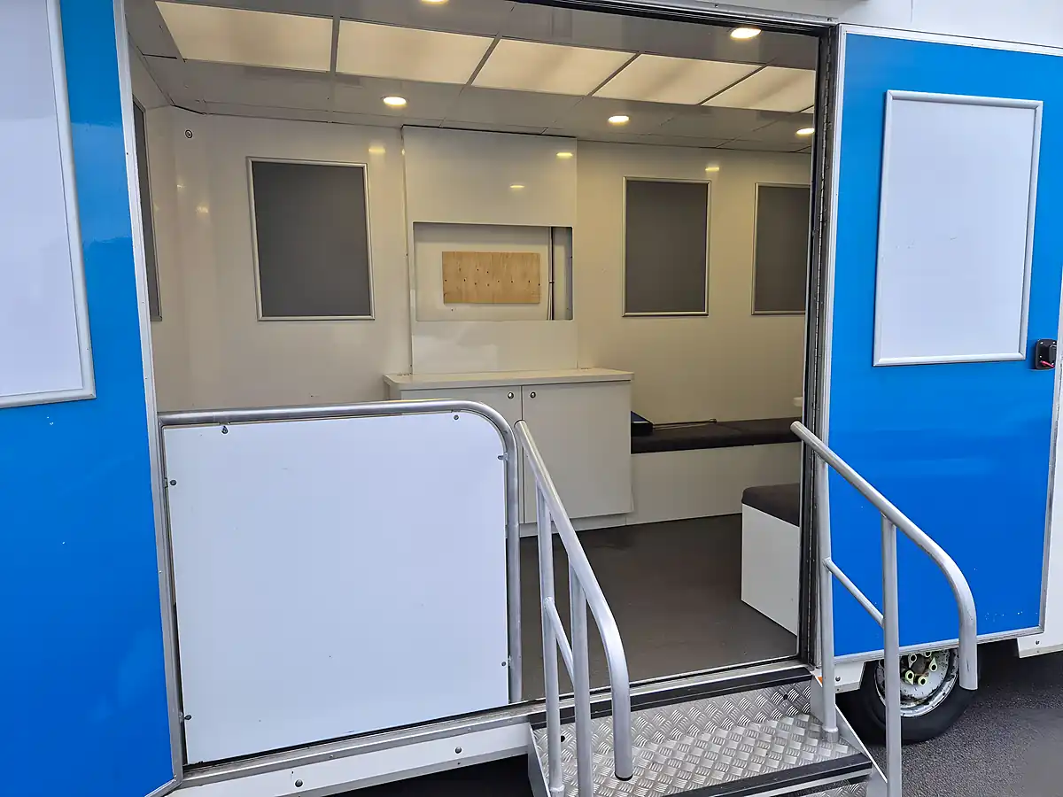 Used 2016 Citroen Relay 4.5m Mobile Exhibition Unit White - Interior and Exterior details 15