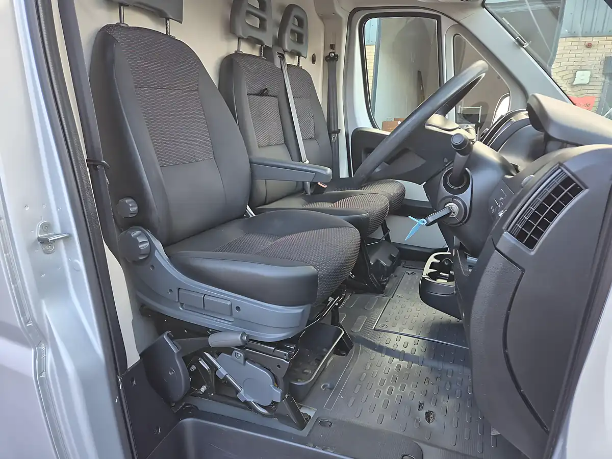 Used 2016 Citroen Relay Enterprise L4 High Roof Silver - Interior and Exterior details 10