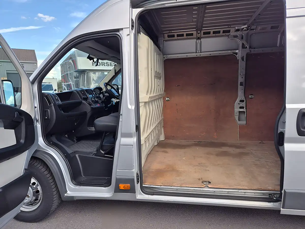 Used 2016 Citroen Relay Enterprise L4 High Roof Silver - Interior and Exterior details 15