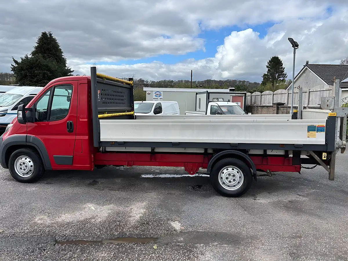 Used 2016 Citroen Relay Enterprise Red - Interior and Exterior details 6