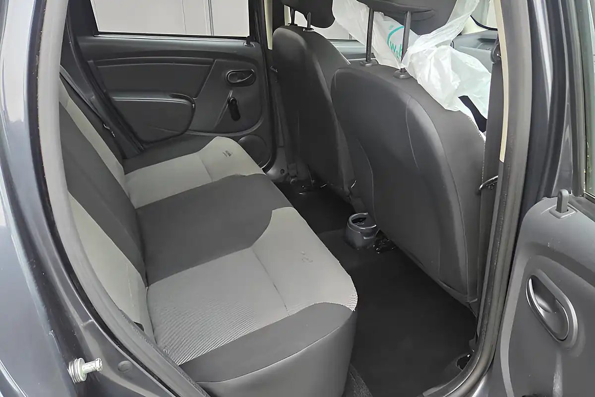 Used 2016 Dacia Duster Ambiance Grey - Interior and Exterior details 9