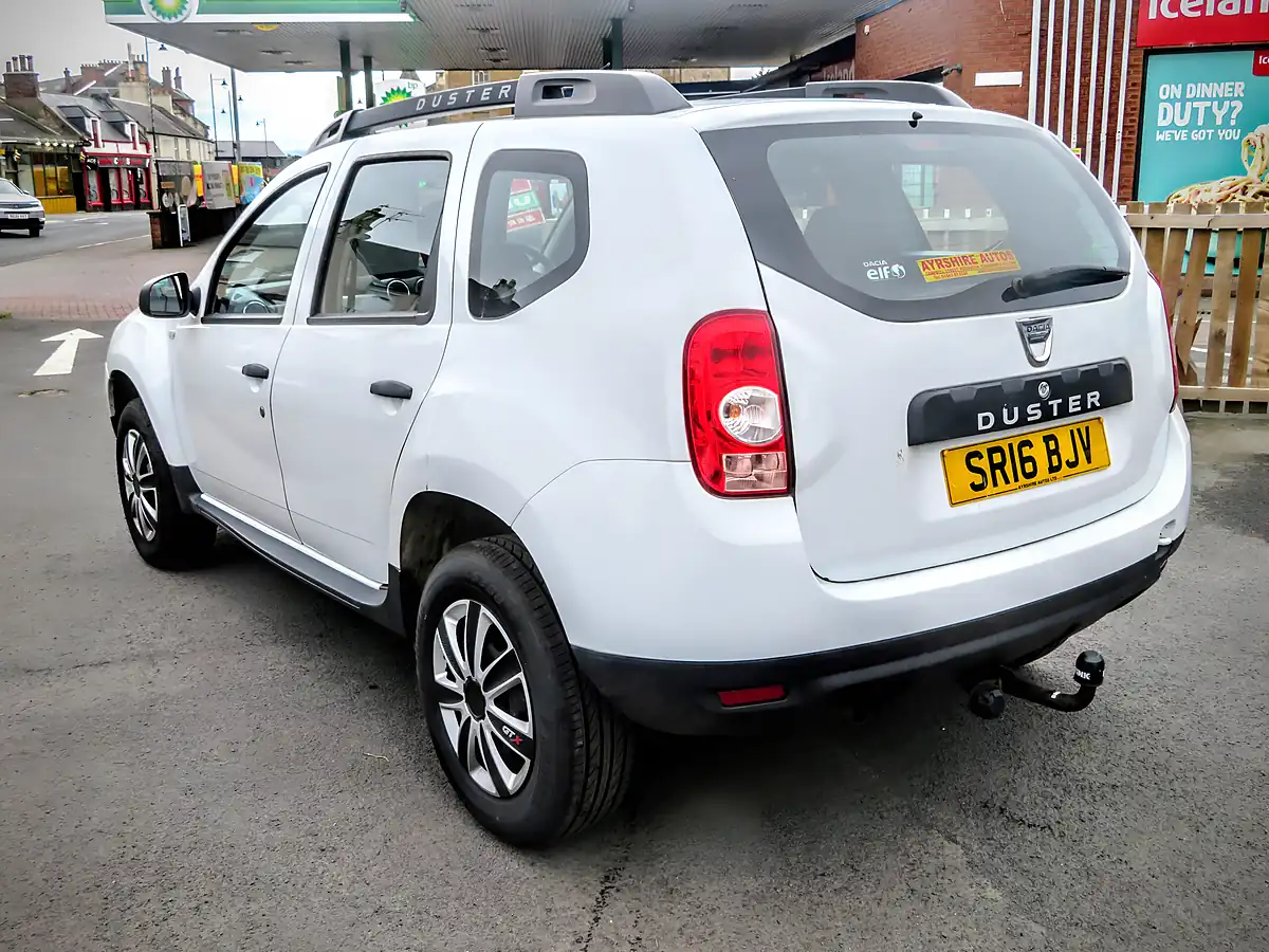 Used 2016 Dacia Duster Ambience White - Interior and Exterior details 6