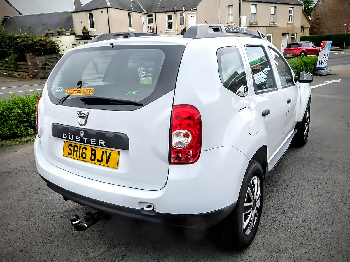Used 2016 Dacia Duster Ambience White - Interior and Exterior details 8