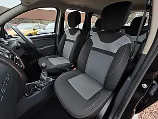 Used 2016 Dacia Duster Laureate Black - Interior and Exterior details 10