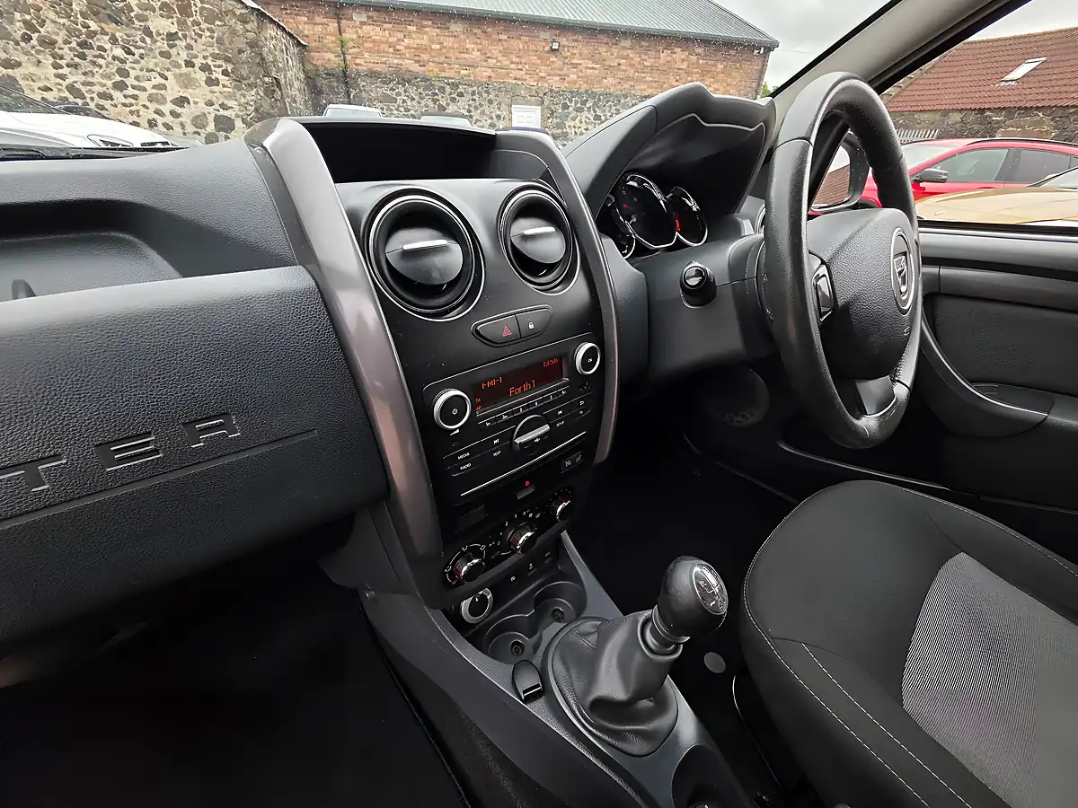 Used 2016 Dacia Duster Laureate Black - Interior and Exterior details 11
