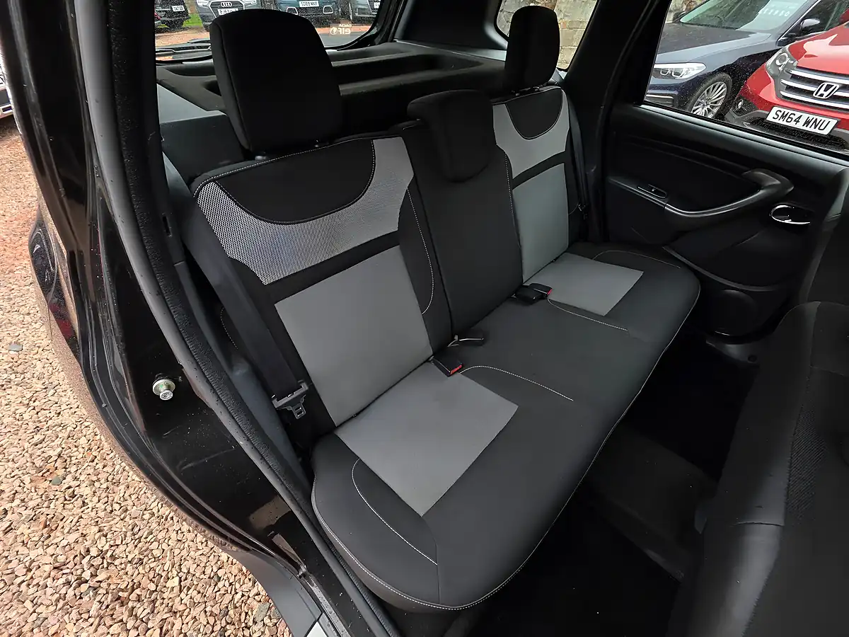 Used 2016 Dacia Duster Laureate Black - Interior and Exterior details 12