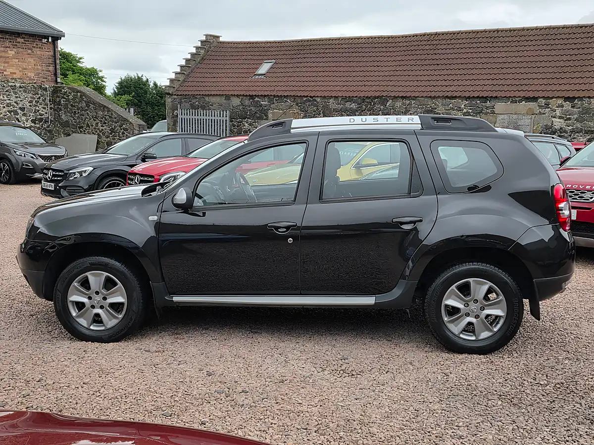 Used 2016 Dacia Duster Laureate Black - Interior and Exterior details 14
