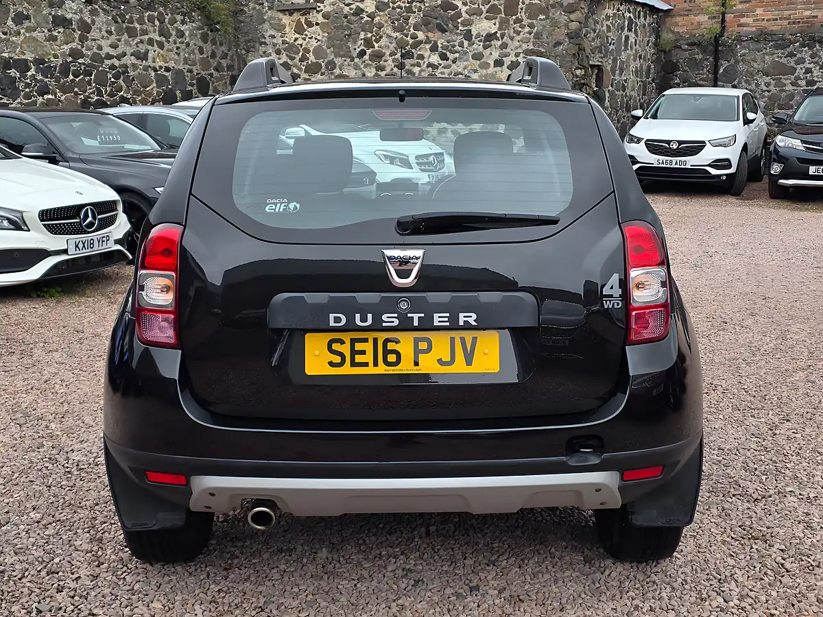 Used 2016 Dacia Duster Laureate Black - Interior and Exterior details 17