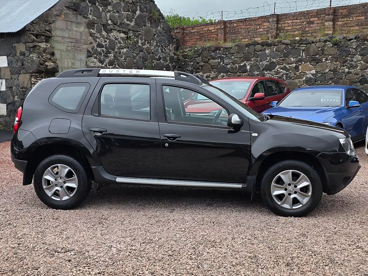 Used 2016 Dacia Duster Laureate Black - Interior and Exterior details 19