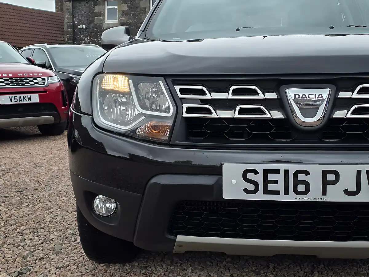 Used 2016 Dacia Duster Laureate Black - Interior and Exterior details 4