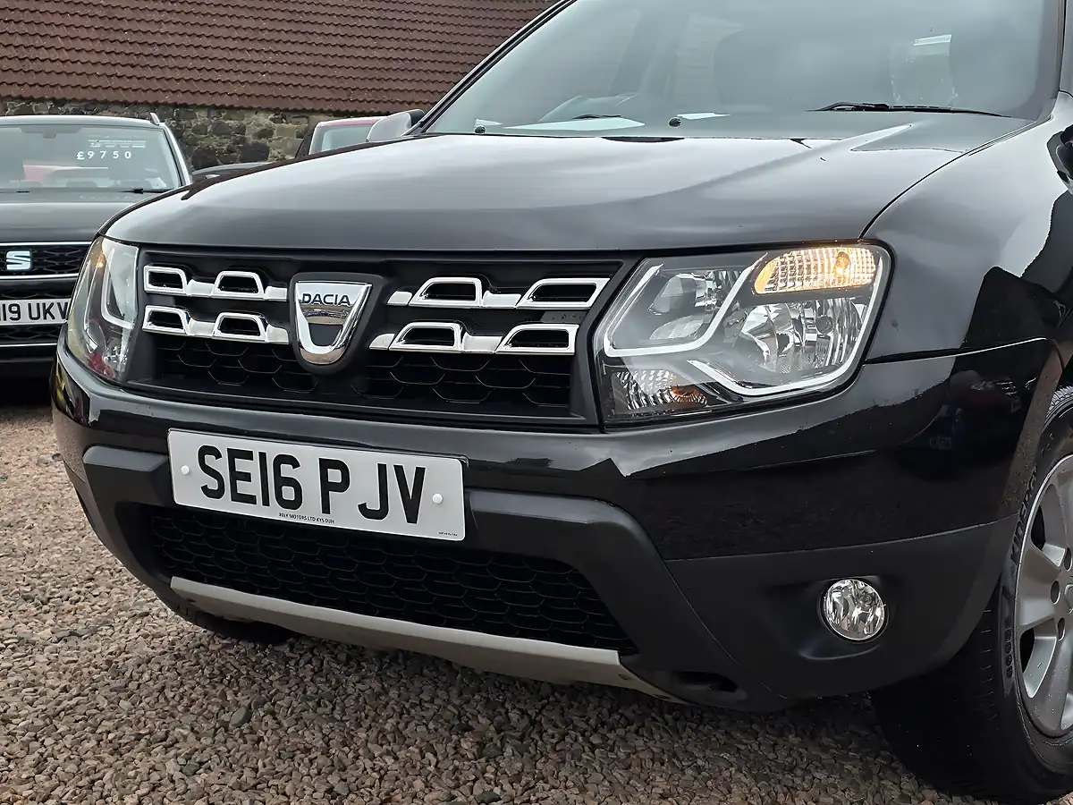 Used 2016 Dacia Duster Laureate Black - Interior and Exterior details 6