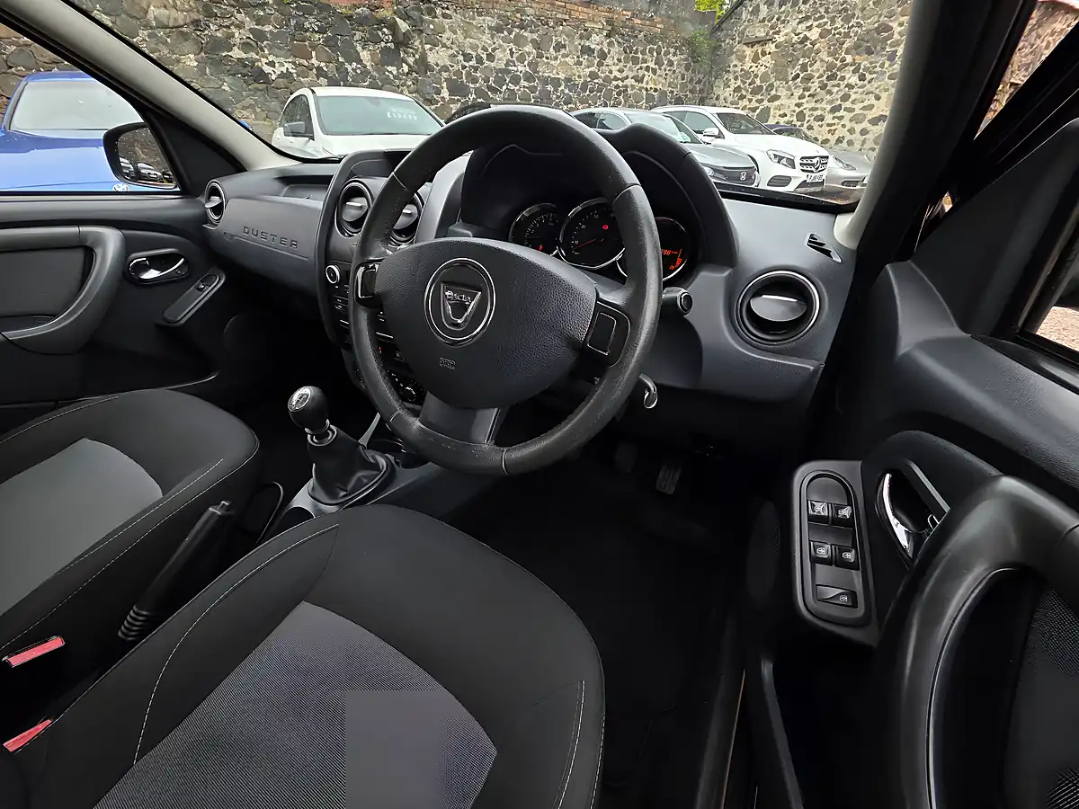 Used 2016 Dacia Duster Laureate Black - Interior and Exterior details 8