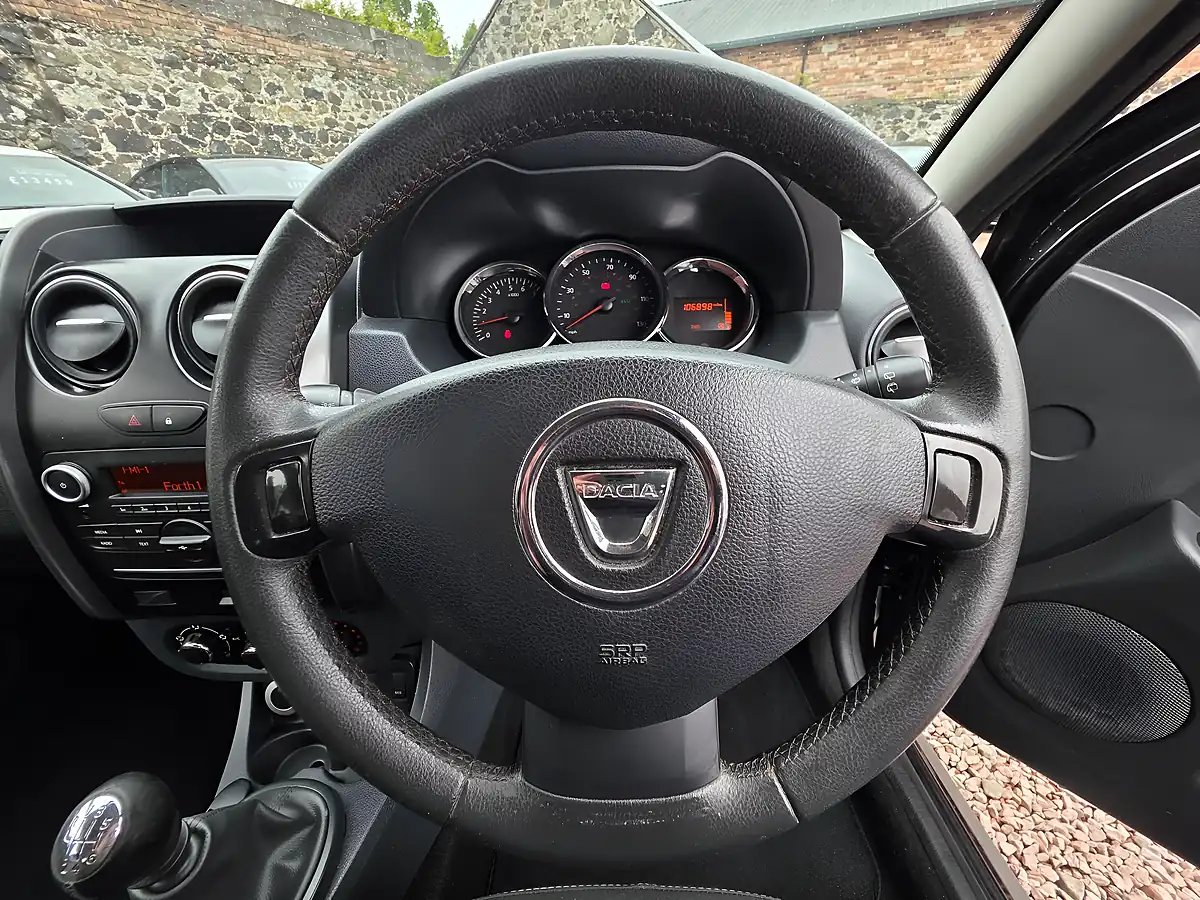 Used 2016 Dacia Duster Laureate Black - Interior and Exterior details 9