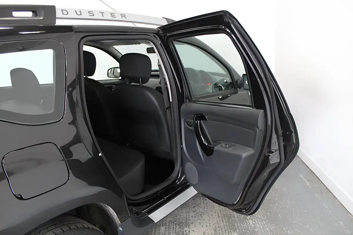 Used 2016 Dacia Duster Laureate Black - Interior and Exterior details 12