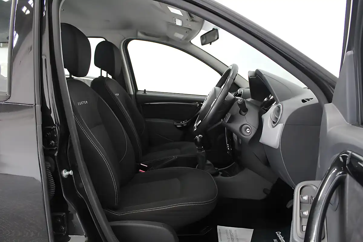 Used 2016 Dacia Duster Laureate Black - Interior and Exterior details 13