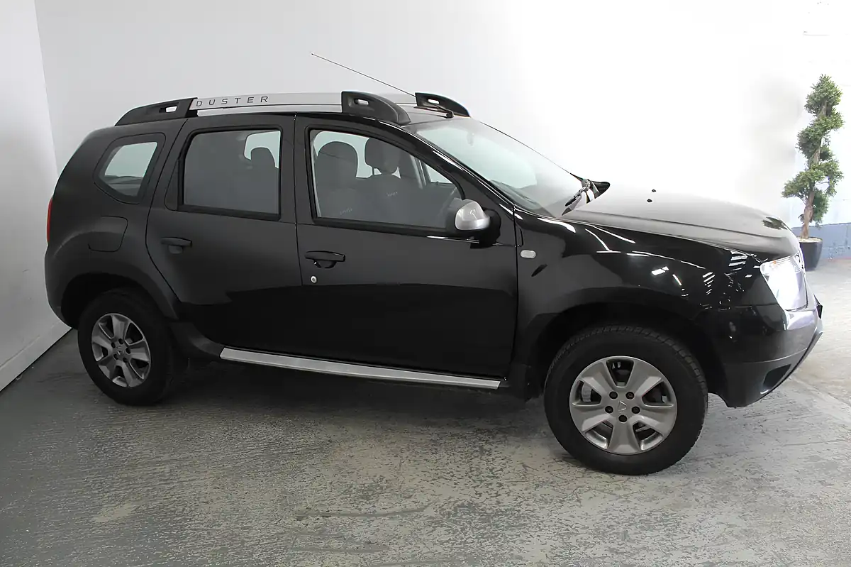 Used 2016 Dacia Duster Laureate Black - Interior and Exterior details 3