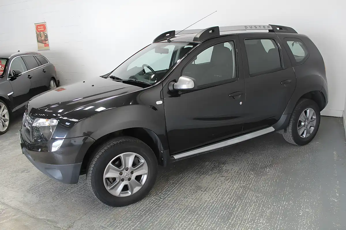 Used 2016 Dacia Duster Laureate Black - Interior and Exterior details 4
