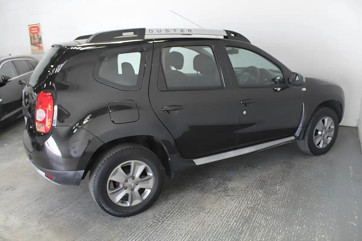 Used 2016 Dacia Duster Laureate Black - Interior and Exterior details 8