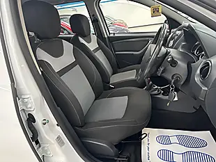 Used 2016 Dacia Duster Laureate Glacier White - Interior and Exterior details 10