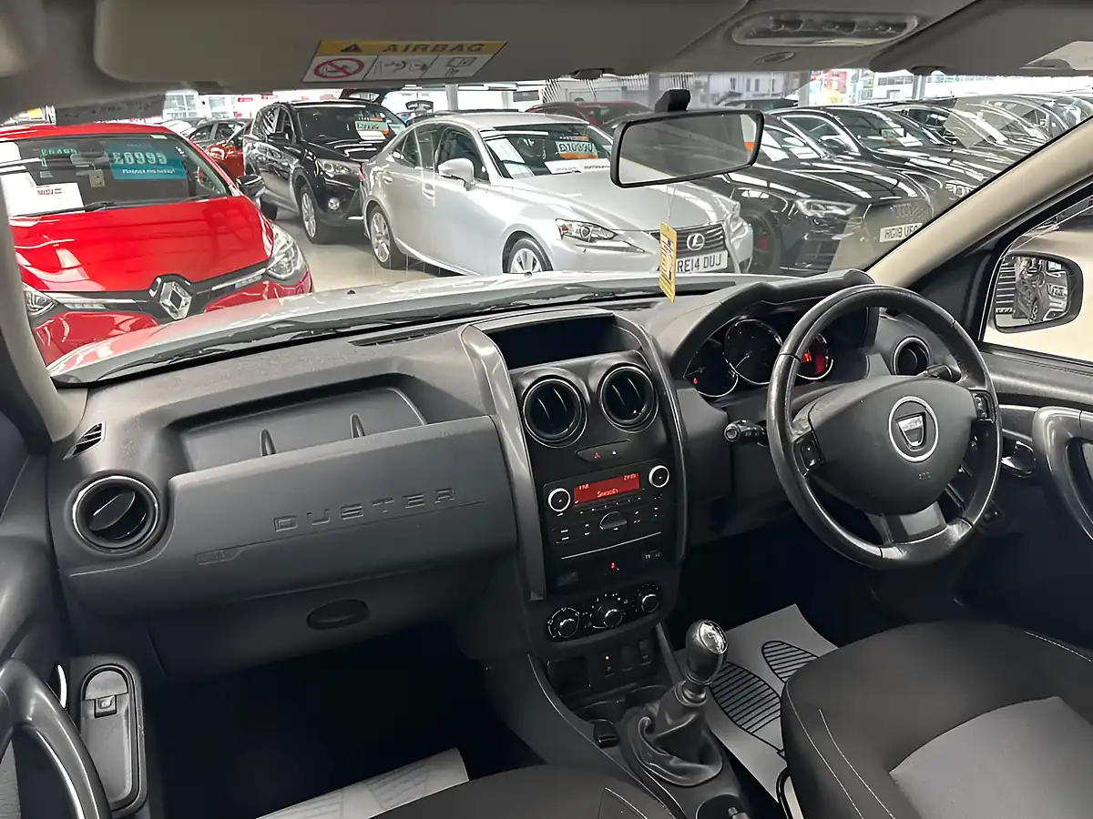 Used 2016 Dacia Duster Laureate Glacier White - Interior and Exterior details 15