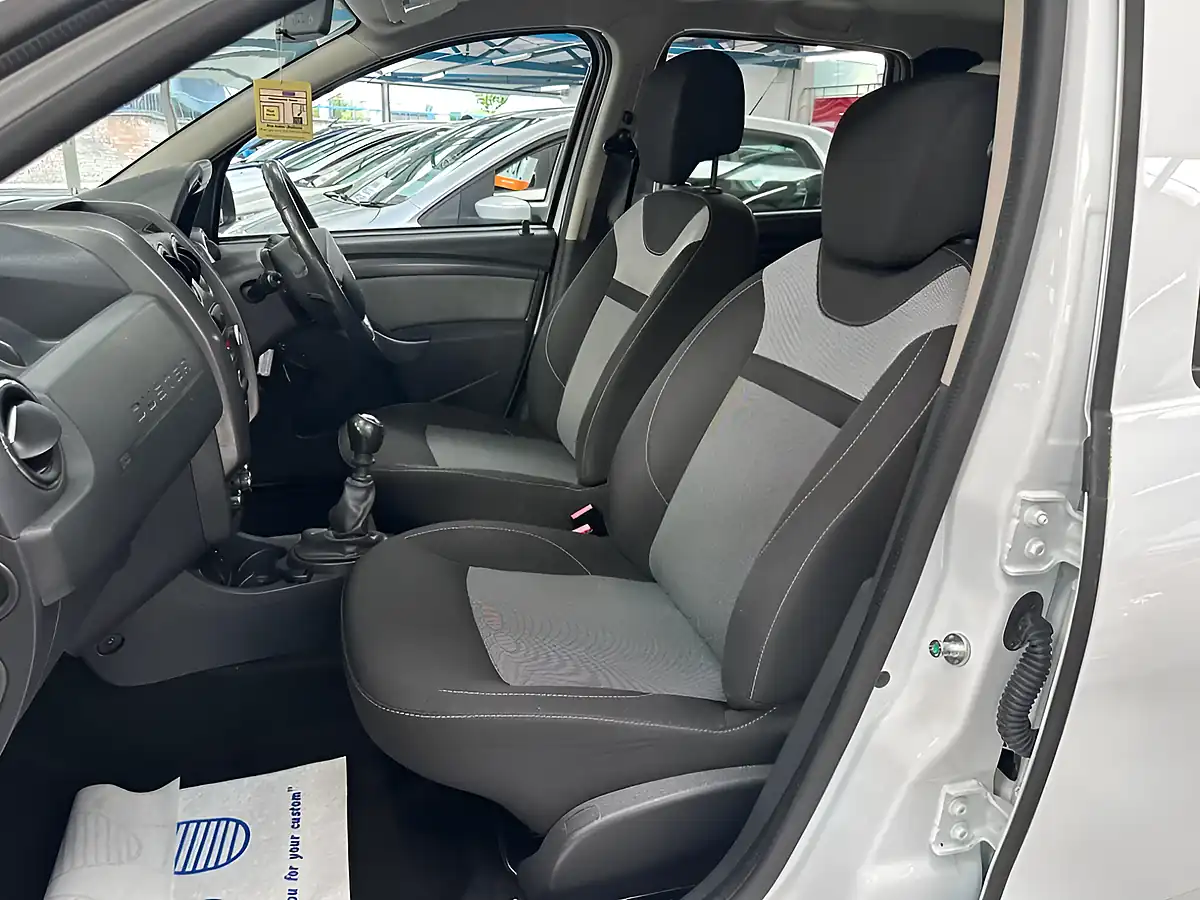 Used 2016 Dacia Duster Laureate Glacier White - Interior and Exterior details 16
