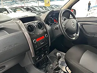 Used 2016 Dacia Duster Laureate Glacier White - Interior and Exterior details 17