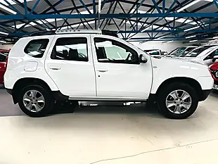 Used 2016 Dacia Duster Laureate Glacier White - Interior and Exterior details 20