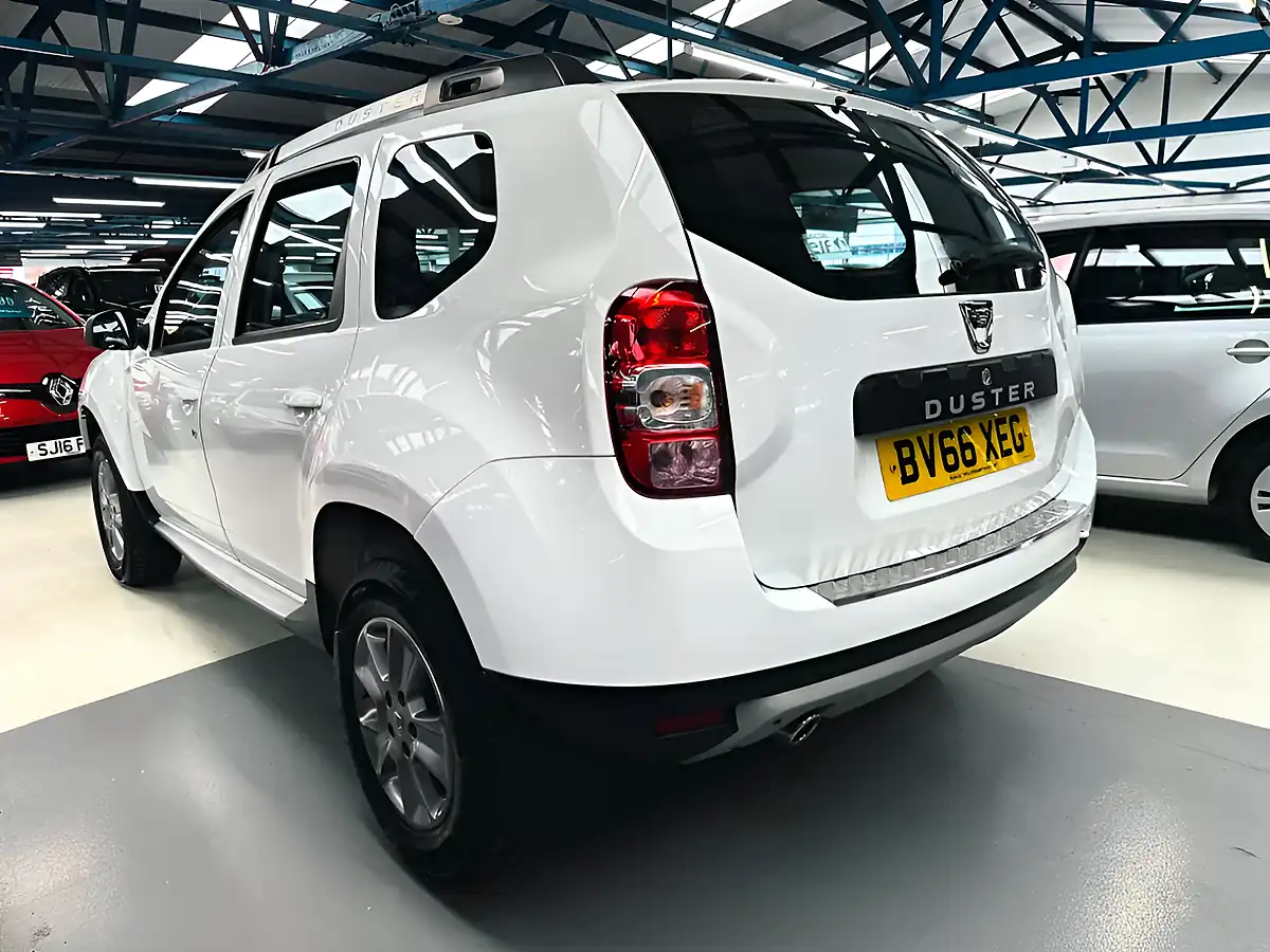Used 2016 Dacia Duster Laureate Glacier White - Interior and Exterior details 6