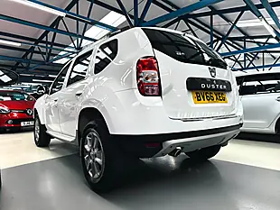 Used 2016 Dacia Duster Laureate Glacier White - Interior and Exterior details 8