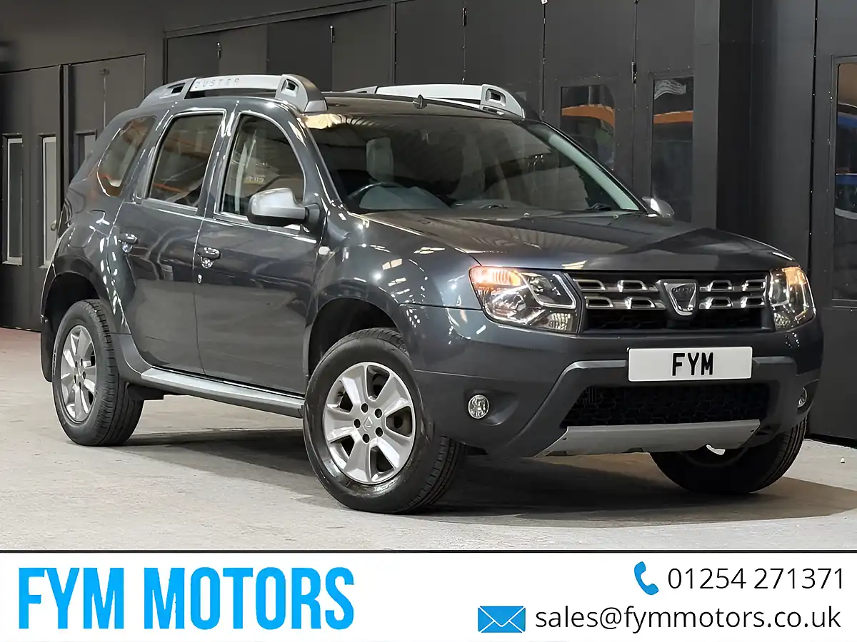 Used 2016 Dacia Duster Laureate Grey - Front View