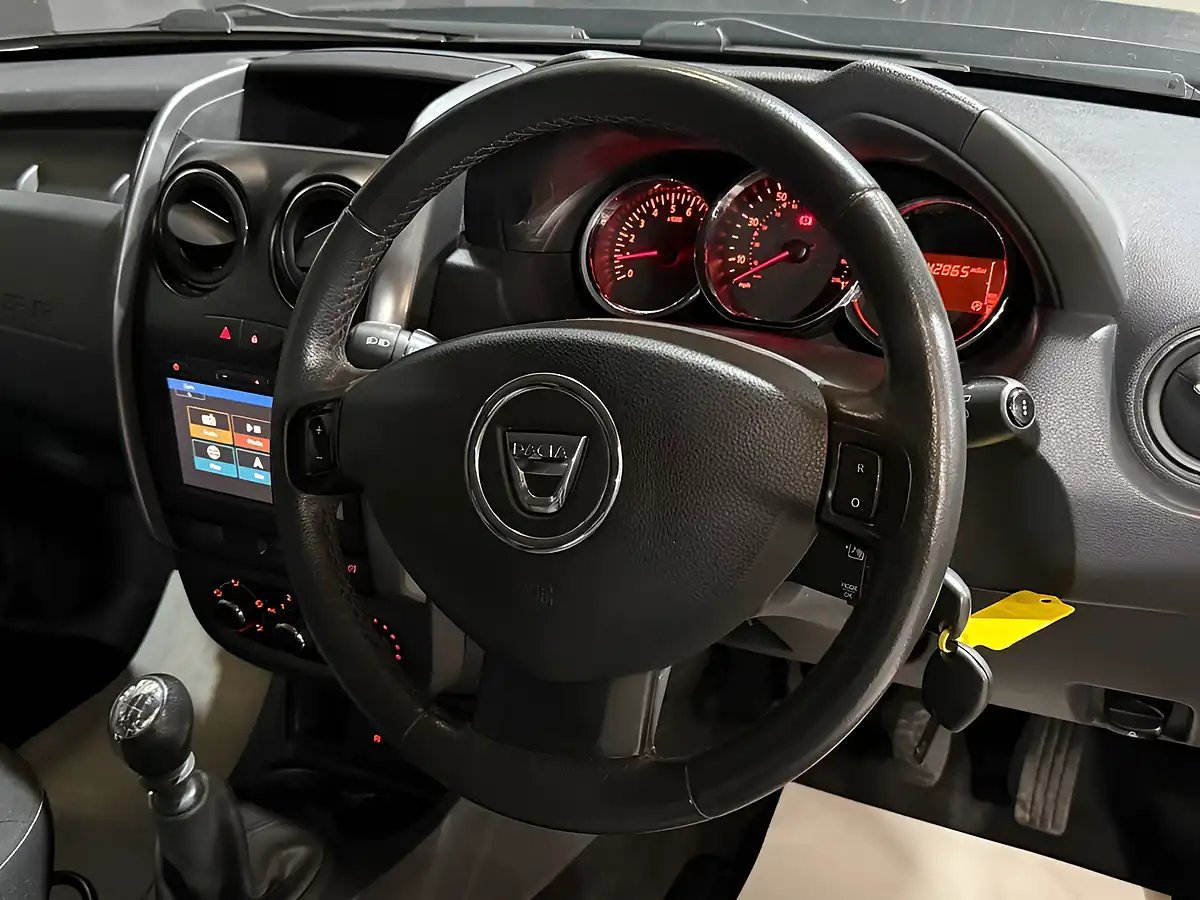 Used 2016 Dacia Duster Laureate Grey - Interior and Exterior details 10