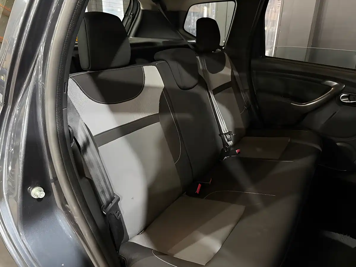 Used 2016 Dacia Duster Laureate Grey - Interior and Exterior details 17